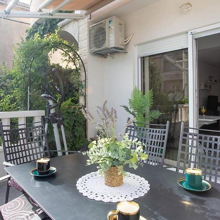 Lux Apartment Ema Kaštela Екстериор снимка