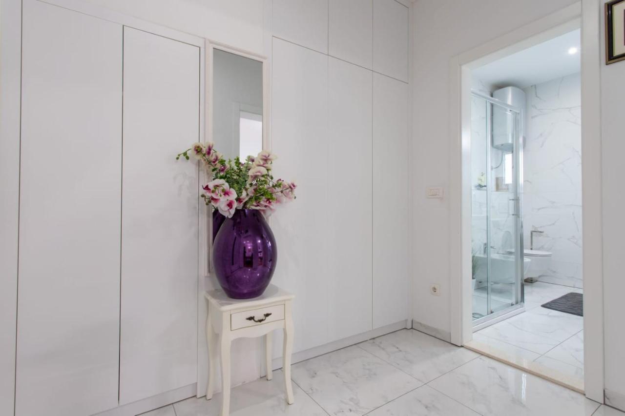 Lux Apartment Ema Kaštela Екстериор снимка