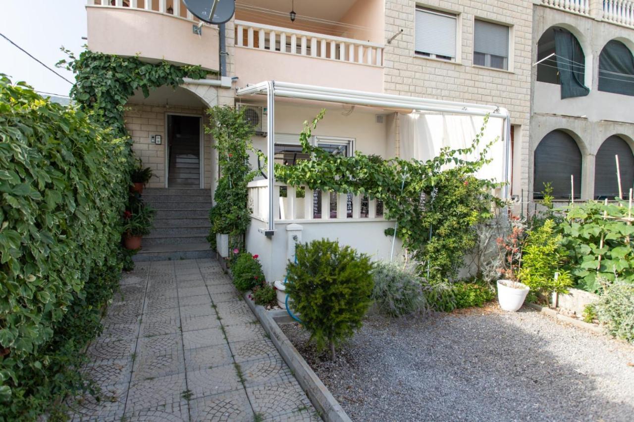 Lux Apartment Ema Kaštela Екстериор снимка