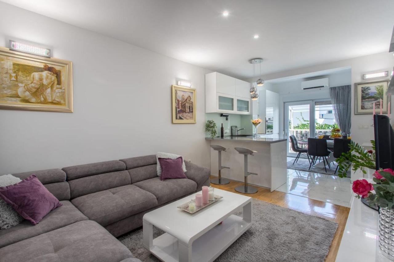 Lux Apartment Ema Kaštela Екстериор снимка